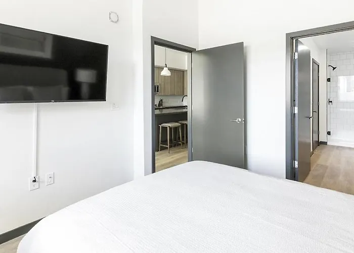 Apartment Landing - Modern With Amazing Amenities Scottsdale